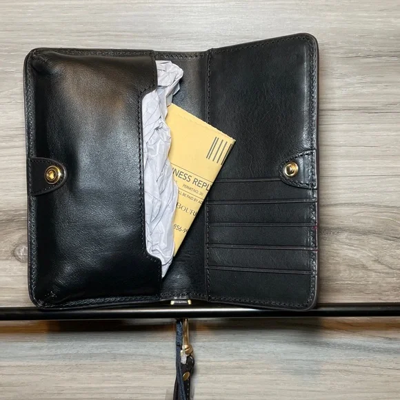 NWT- Dooney & Bourke Florentine Leather Phone Wristlet, Black - Picture 8 of 9